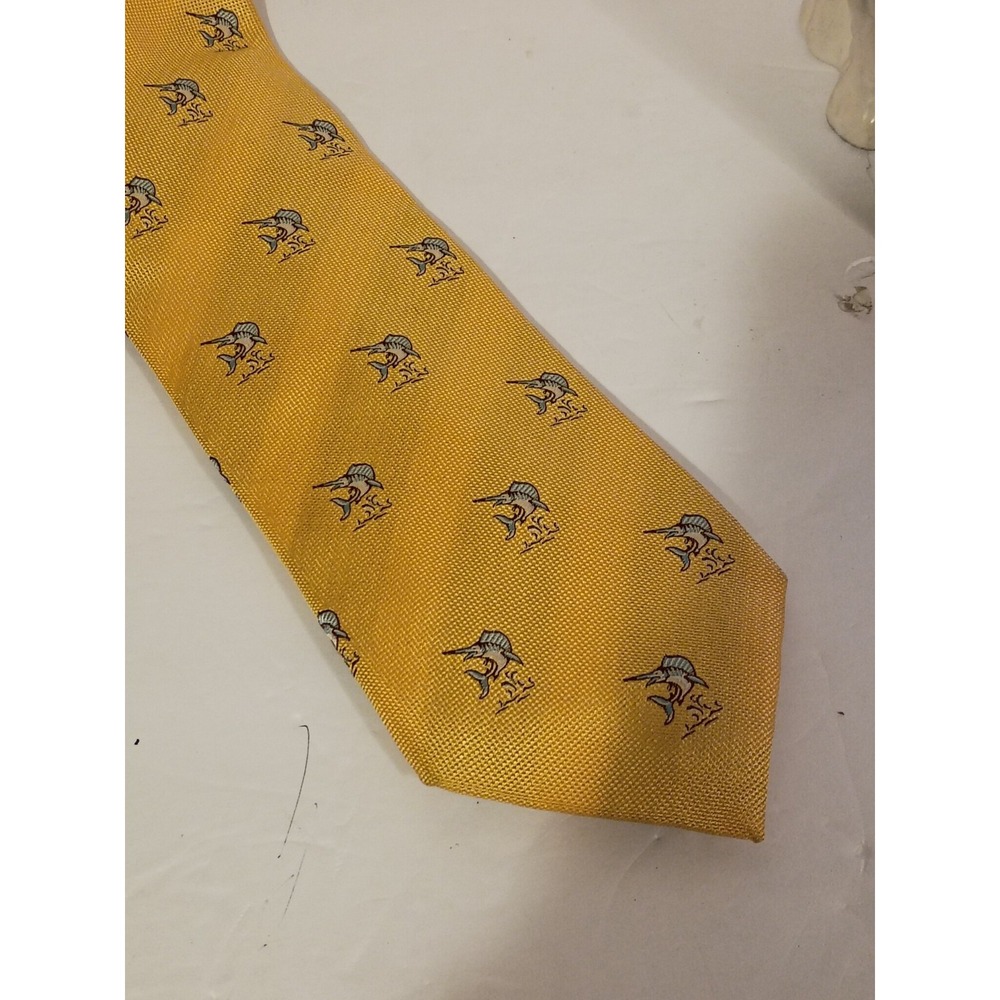 Tommy Bahama Mens Yellow Silk Marlin Fish Print Necktie Hand Made 57 Inch